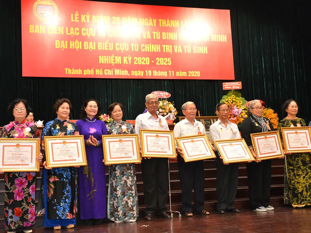 Kỷ niệm 20 năm thành lập và Đại hội đại biểu Cựu tù chính trị - tù binh TPHCM ảnh 4