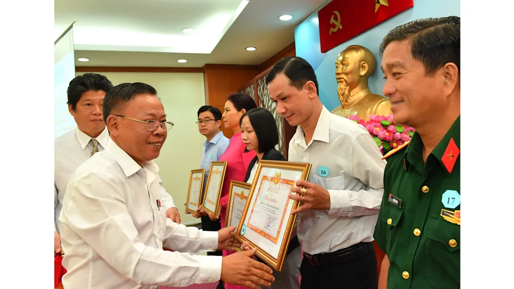 Công tác dân vận là cầu nối giữa Đảng, chính quyền với nhân dân     ảnh 4