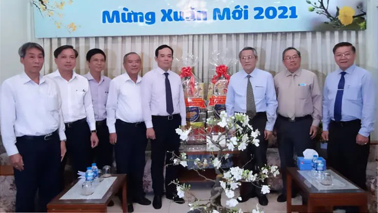 Đoàn lãnh đạo TPHCM thăm, chúc tết các cơ sở tôn giáo ảnh 2