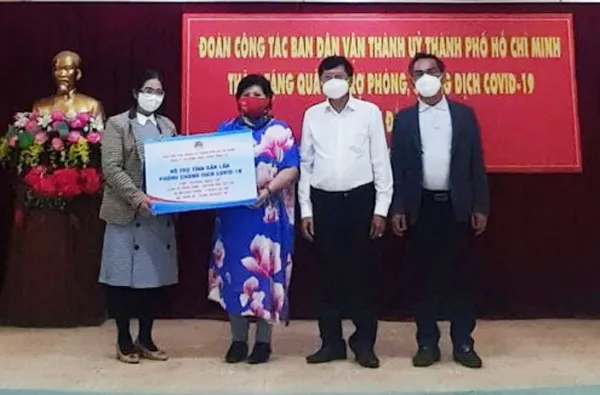 Hỗ trợ TP Cần Thơ và tỉnh Sóc Trăng trang thiết bị y tế phòng, chống dịch Covid-19 ảnh 3