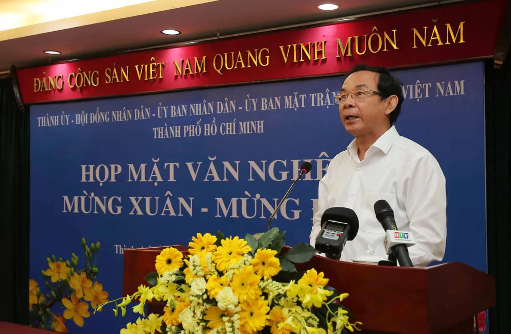 Lãnh đạo TPHCM họp mặt văn nghệ sĩ mừng Xuân, mừng Đảng năm 2022     ảnh 2