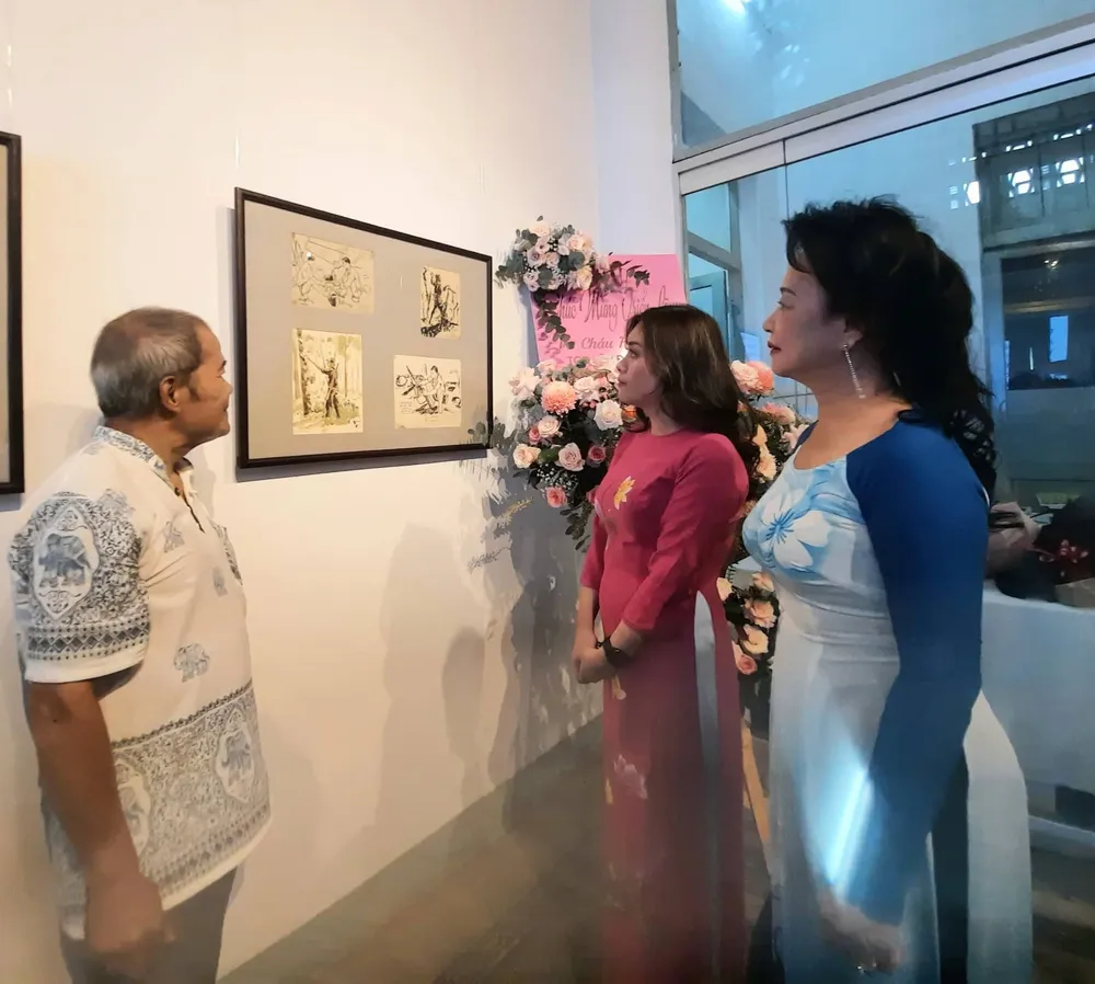 Triển lãm ký họa, giới thiệu sách “Họa sĩ - chiến sĩ Trang Phượng” ảnh 2