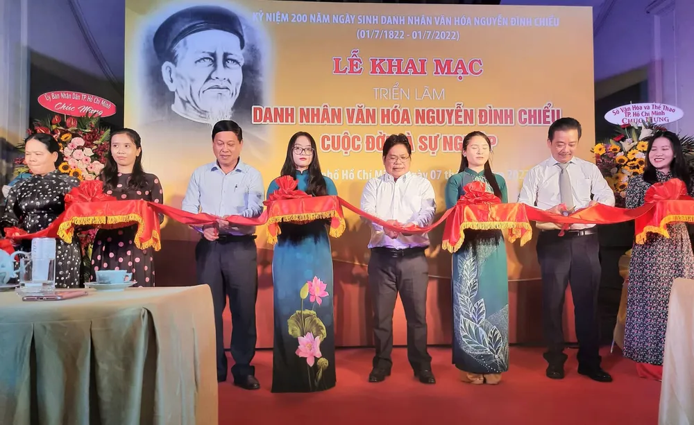 Khai mạc triển lãm Danh nhân văn hóa Nguyễn Đình Chiểu - cuộc đời và sự nghiệp ảnh 1