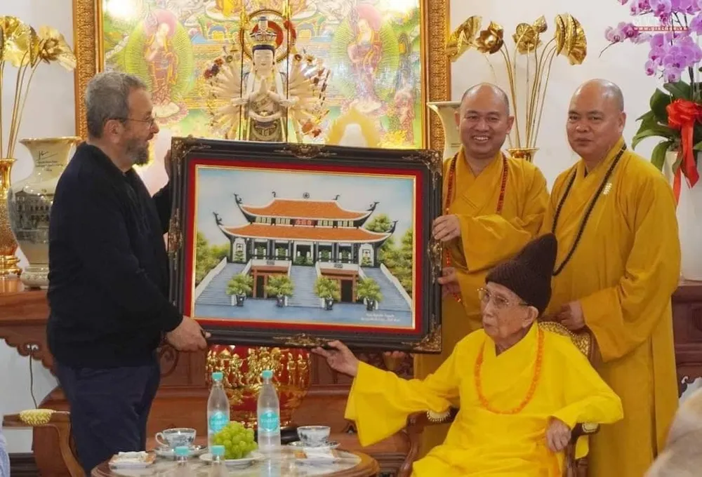 Cựu Thủ tướng Israel Ehud Barak thăm Chùa Vĩnh Nghiêm ảnh 1