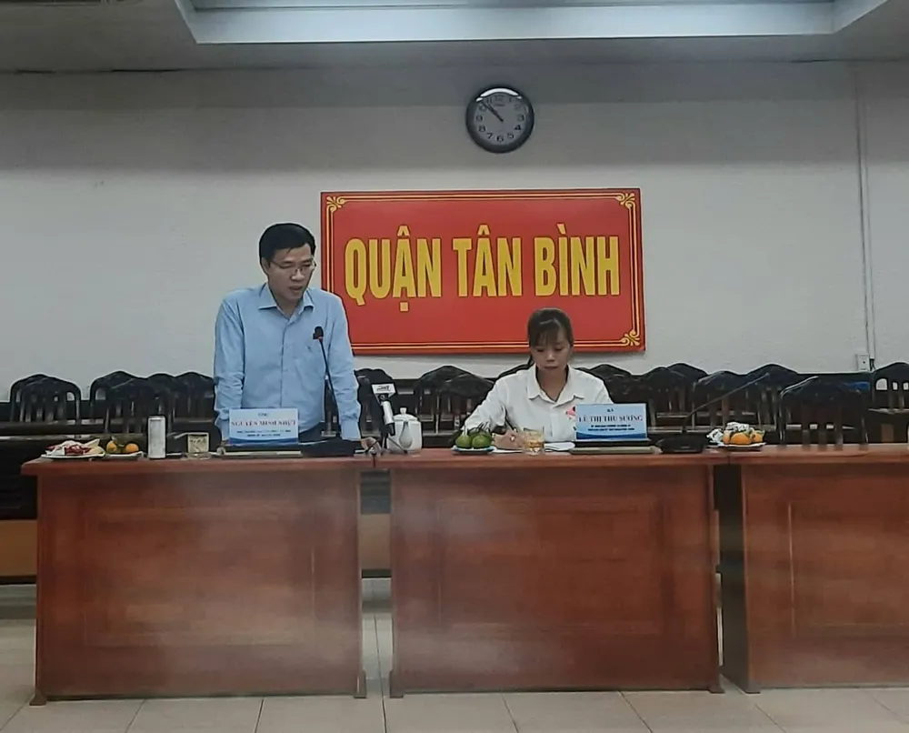 Khó quản lý, xử phạt vi phạm trong hoạt động quảng cáo ngoài trời tại quận Tân Bình    ảnh 1