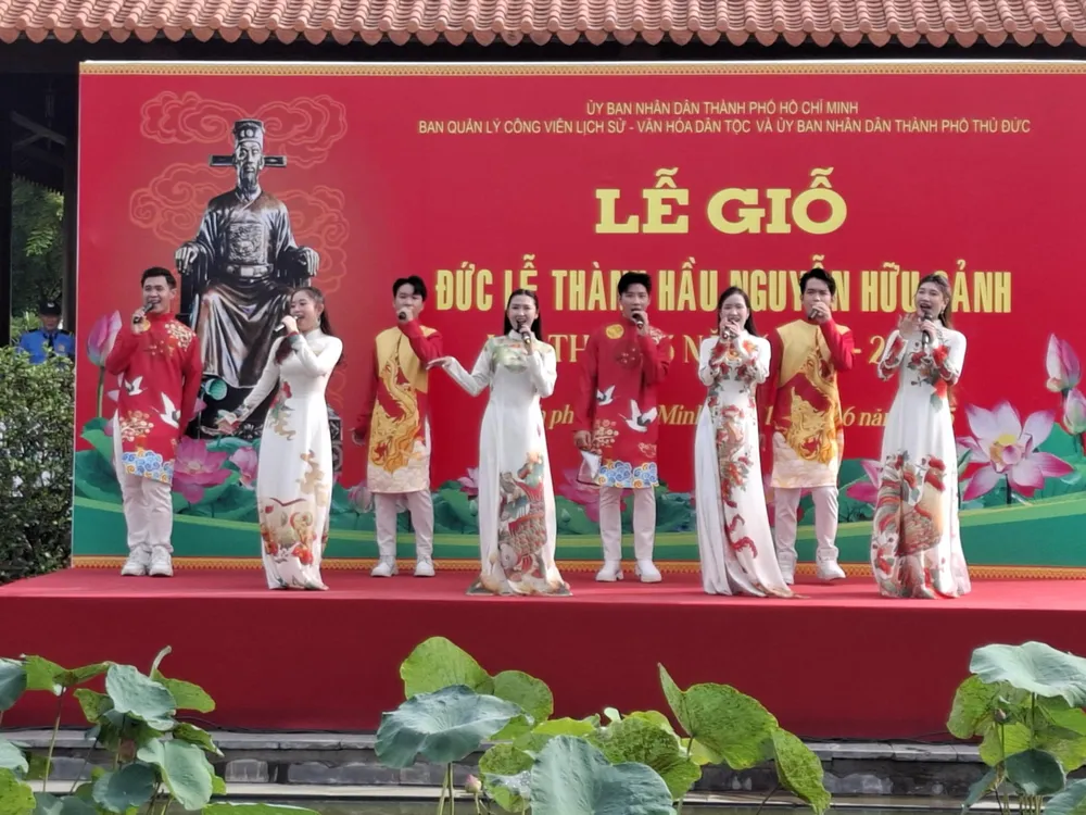 Một tiết mục văn nghệ tại Lễ giỗ Đức Lễ Thành hầu Nguyễn Hữu Cảnh