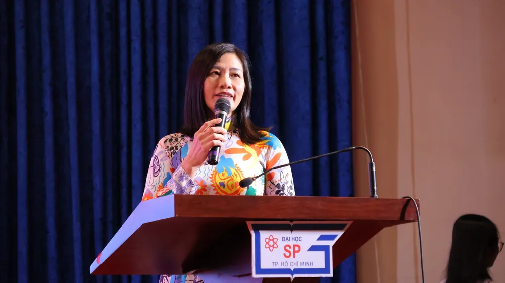 cô Nguyễn Thị Tú, Hiệu trưởng Trường Trung học Thực hành Đại học Sư phạm TPHCM.JPG