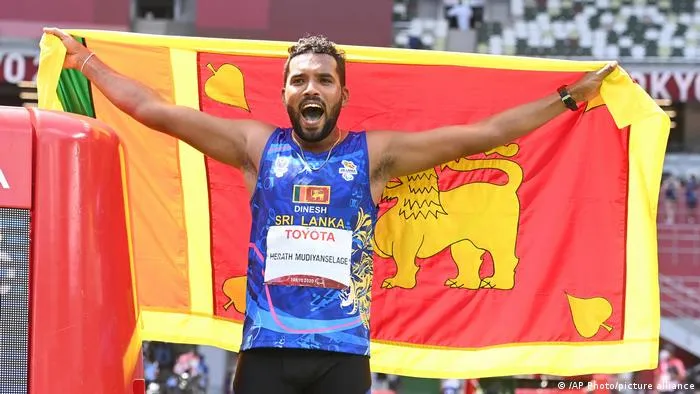 Dinesh Priyantha Herath đã giành được danh hiệu Paralympic đầu tiên cho Sri Lanka ở nội dung ném lao nam F46. Ảnh: AP