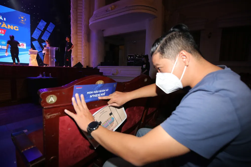 ‘Nóng’ cùng lễ trao giải Quả bóng vàng Việt Nam 2021 trước giờ G ảnh 4