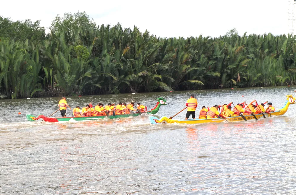 Sôi nổi giải Đua thuyền truyền thống TPHCM năm 2022 ảnh 5