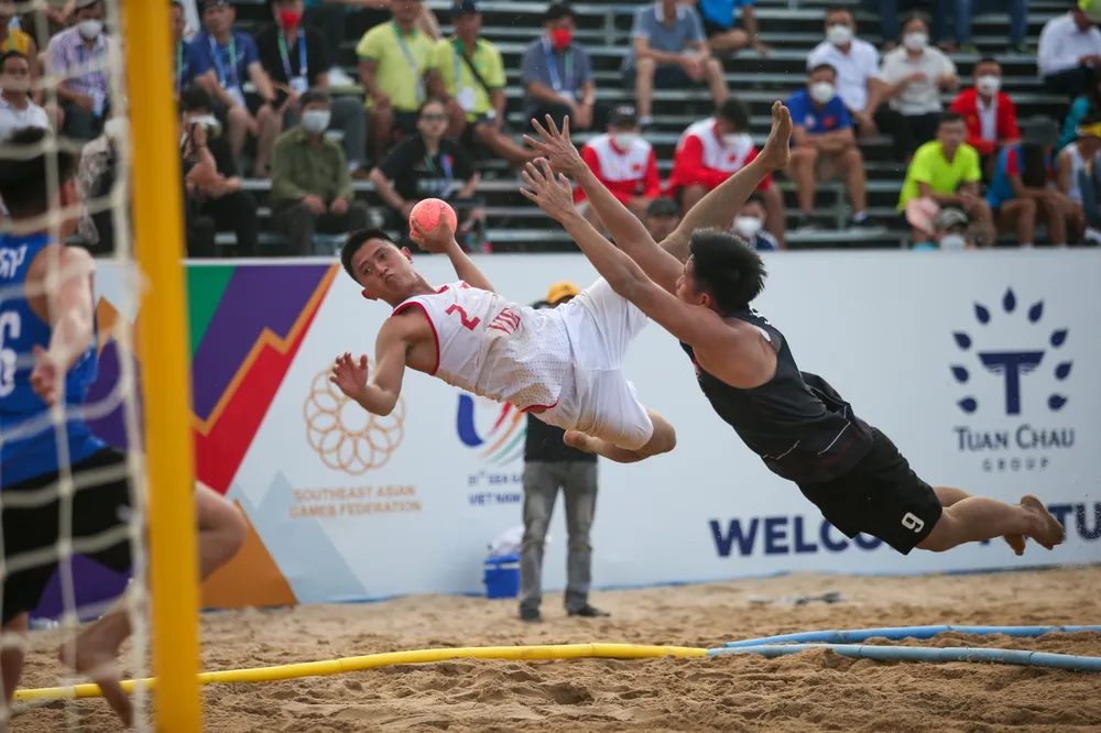 Chờ tin thắng trận của bóng ném bãi biển Việt Nam ảnh 2