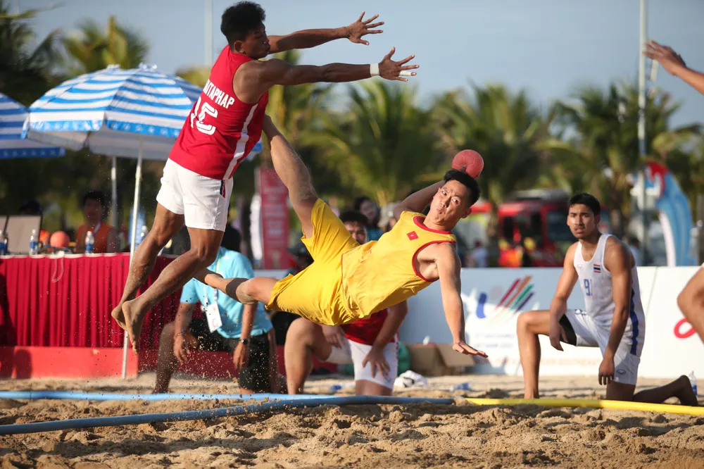 Nối dài mạch toàn thắng, bóng ném bãi biển Việt Nam giành HCV SEA Games 31 ảnh 1