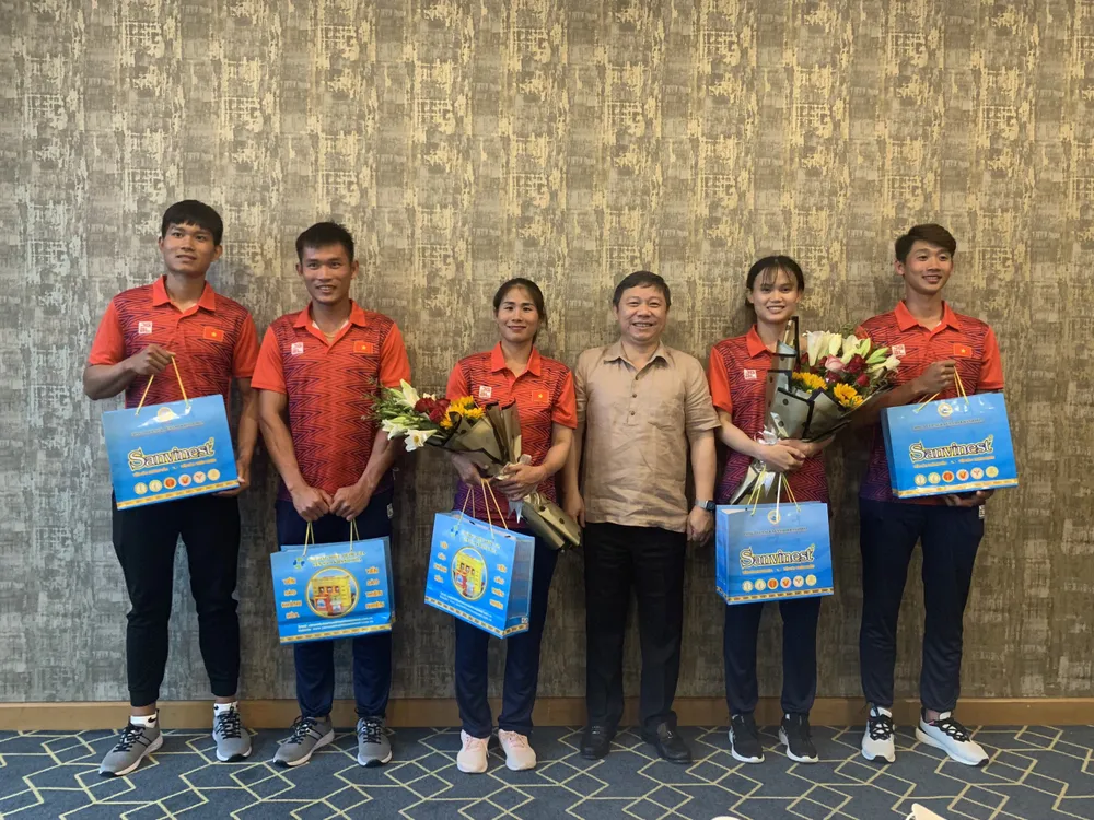 Các tay chèo TPHCM tỏa sáng tại SEA Games 31 ảnh 1