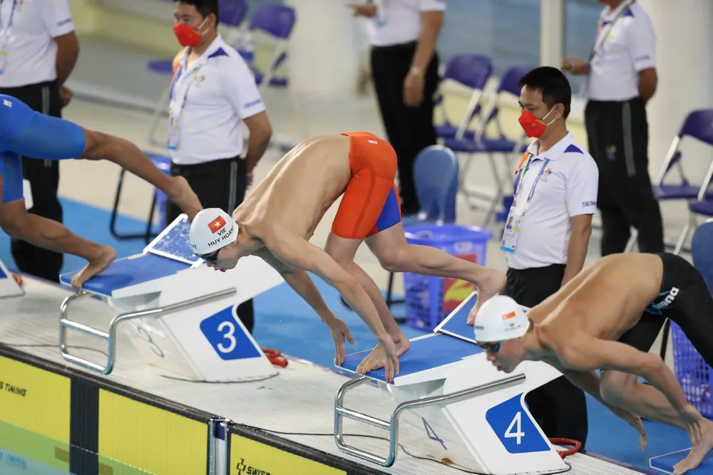 Kình ngư Nguyễn Huy Hoàng: 'Tôi luôn sẵn sàng cho các cuộc tranh tài quốc tế' ảnh 1