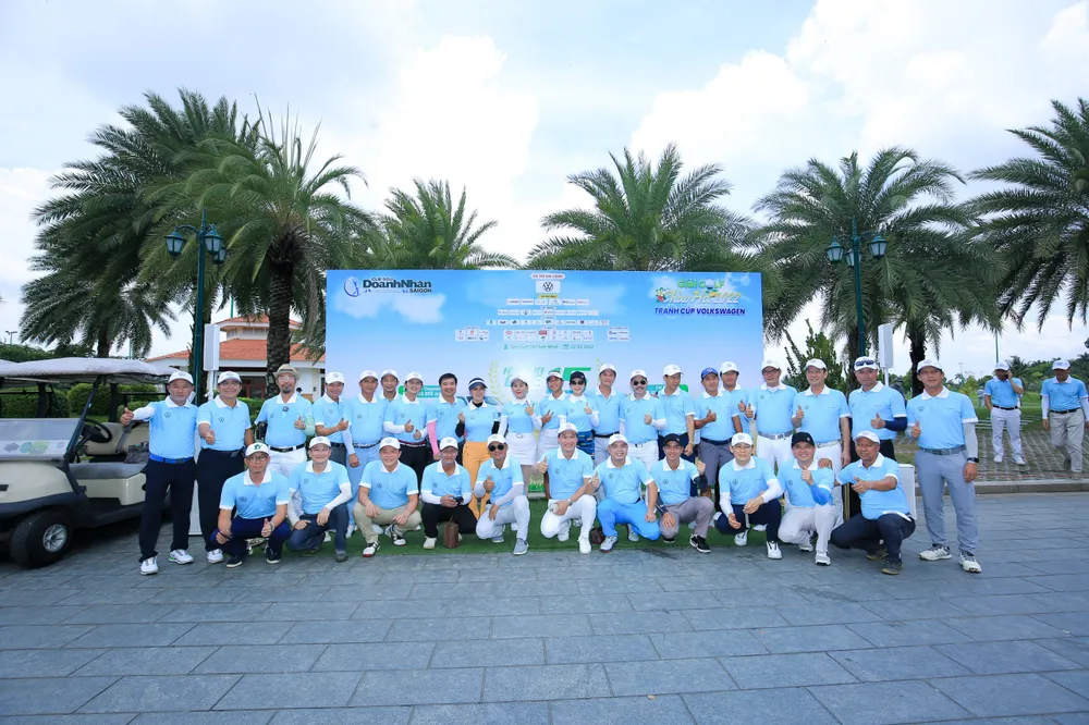 Các golf thủ tham dự giải đấu do CLB Golf Doanh nhân Sài Gòn tổ chức