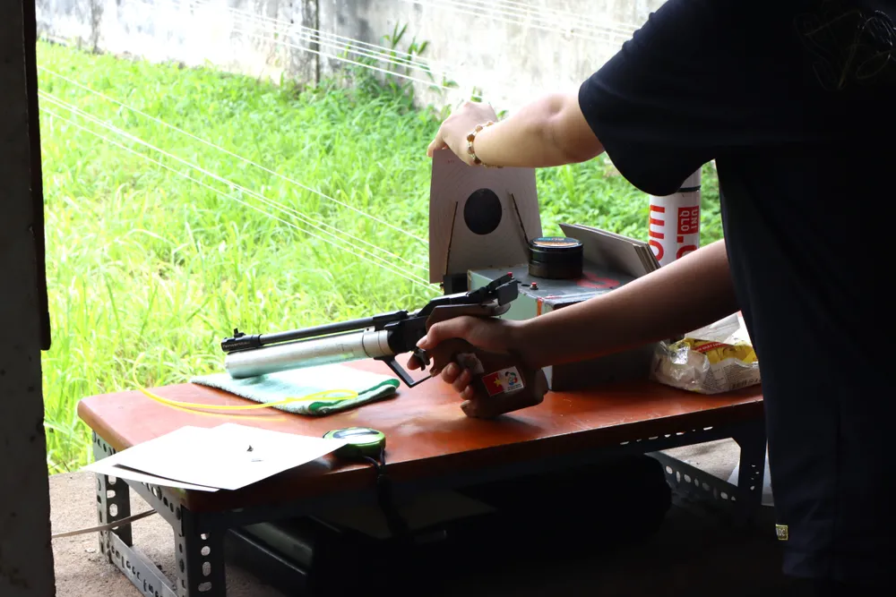 Gian nan nghề VĐV bắn súng ảnh 2