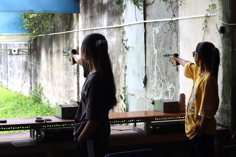 Gian nan nghề VĐV bắn súng ảnh 1