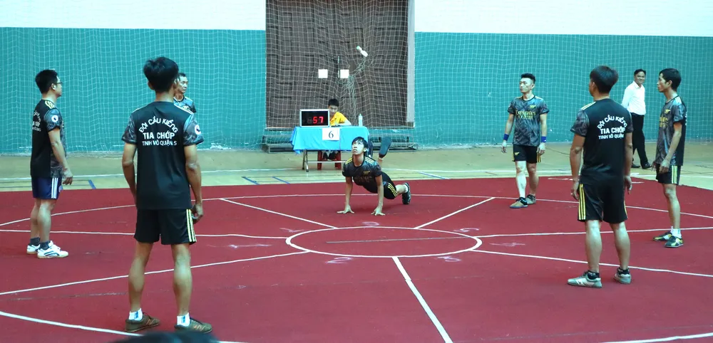 Các VĐV phô diễn kỹ thuật điêu luyện để ghi điểm. Ảnh: NGUYỄN ANH