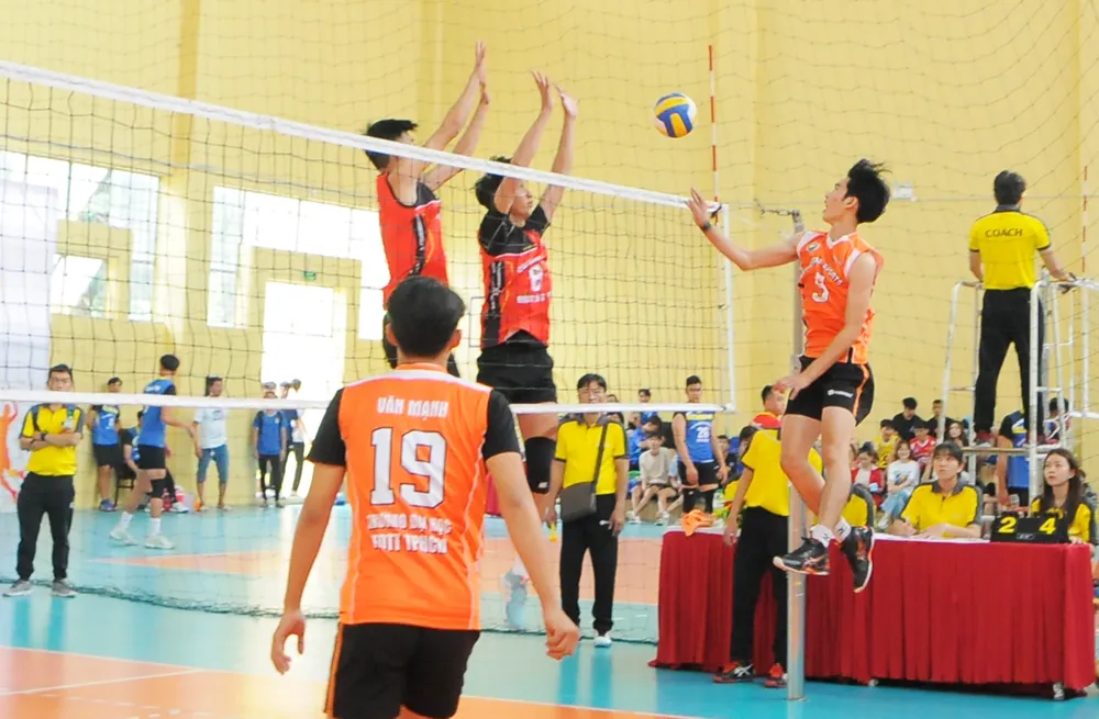 Dù lần đầu được tổ chức, song giải bóng chuyền sinh viên Thiên Tân Championship được đầu tư quy mô và chất lượng. Ảnh: HỒ VŨ