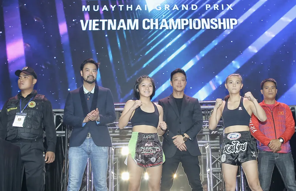 Huỳnh Hà Hữu Hiếu (phải) tham gia tranh tài tại giải. Ảnh: DŨNG PHƯƠNG