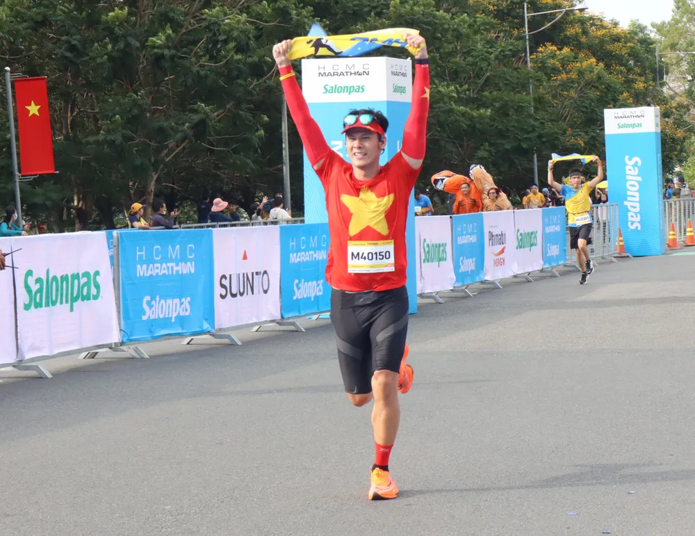 Chạy bộ mang lại nhiều lợi ích về sức khỏe, tinh thần. Ảnh: NGUYỄN ANH