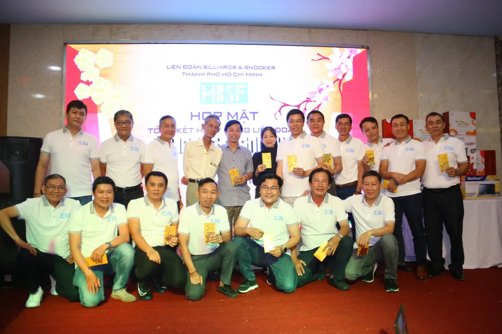 Các thành viên Ban chấp hành Liên đoàn billiards và snooker TPHCM nhiệm kỳ I. Ảnh: LP