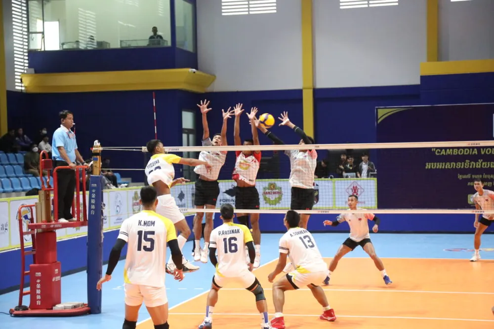 Đội tuyển nam Campuchia đã có một số trận đấu giao hữu với các đội bóng nước ngoài Đội tuyển nam Campuchia đã có một số trận đấu giao hữu với các đội bóng nước ngoài