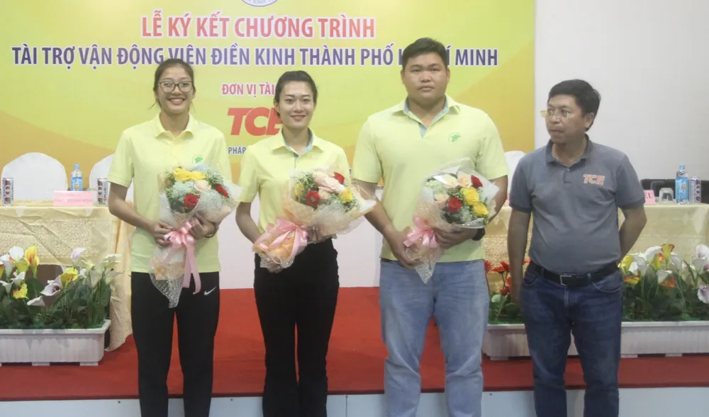 Quỳnh Giang, Tú Chinh, Thanh Bình (từ trái sang) là những gương mặt tiêu biểu của điền kinh TPHCM. Ảnh: THANH TÙNG Quỳnh Giang, Tú Chinh, Thanh Bình (từ trái sang) là những gương mặt tiêu biểu của điền kinh TPHCM. Ảnh: THANH TÙNG