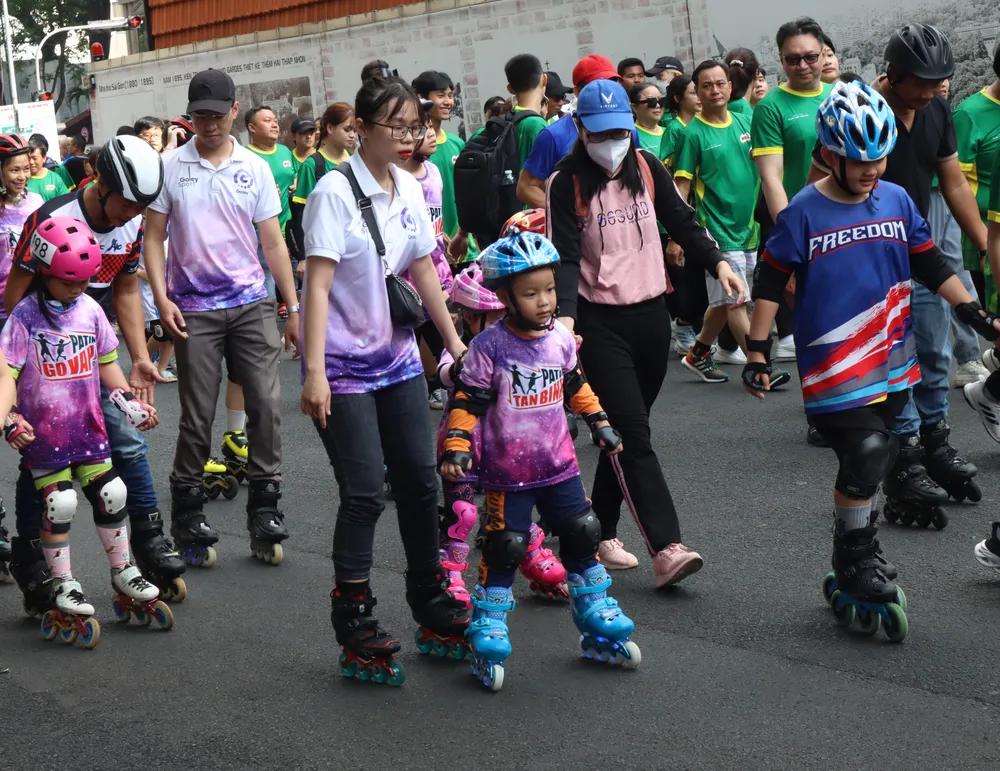 Các VĐV roller sports tham gia hưởng ứng Ngày chạy Olympic vì sức khỏe toàn dân 2023. Ảnh: THANH TÙNG