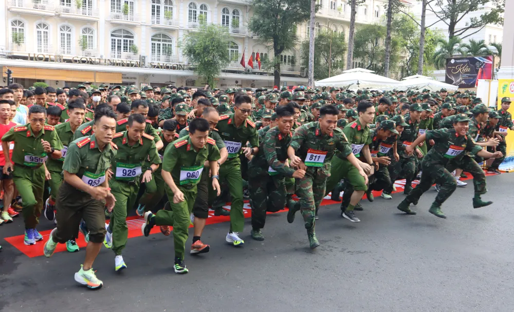 Giải đấu đã thu hút đông đảo cán bộ, chiến sĩ lực lượng vũ trang TPHCM tham gia. Ảnh: THANH TÙNG