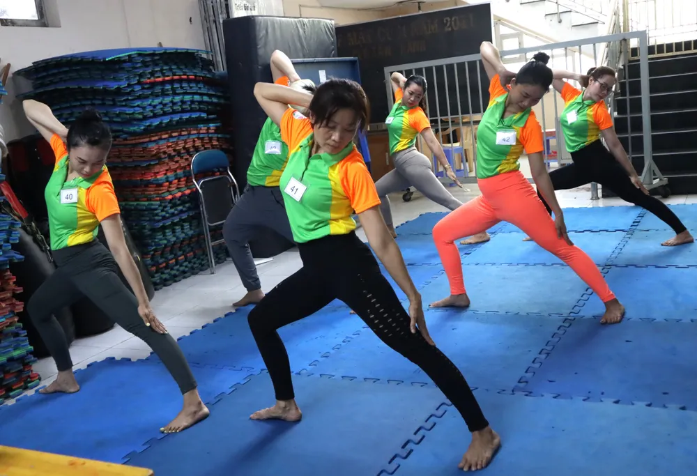 Học viên tham gia kiểm tra cuối khóa. Ảnh: THANH TÙNG