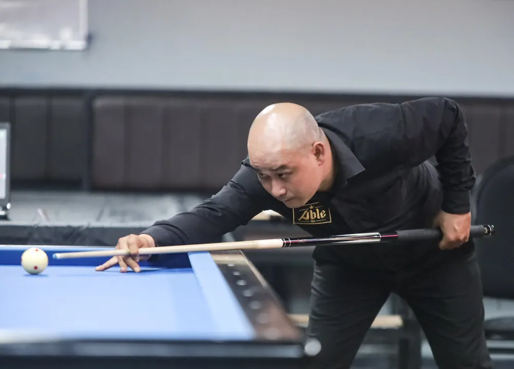 Nguyễn Thanh Tùng (Hóc Môn) vượt qua hàng loạt đối thủ mạnh ở nội dung carom 3 băng để về nhất chung cuộc. Ảnh: LP