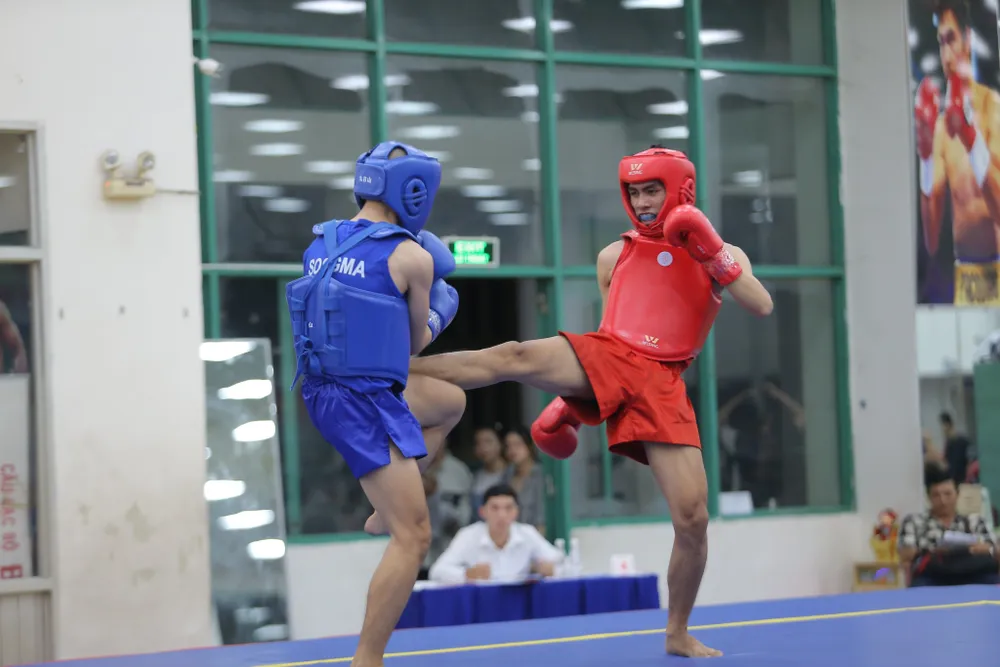 Các cuộc tranh tài ở nội dung tán thủ diễn ra hết sức gay cấn