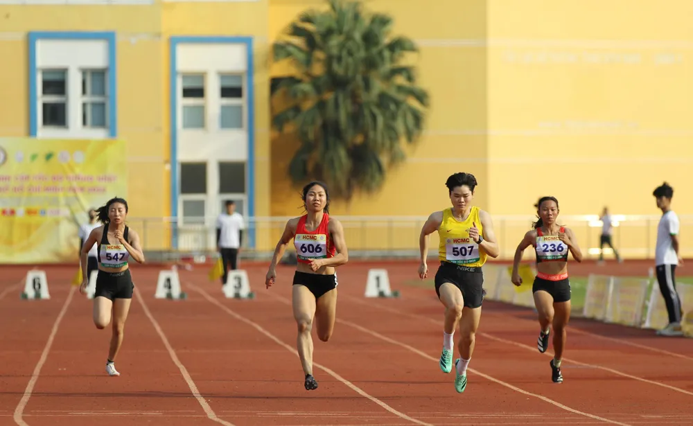 Hơn 600 VĐV tranh tài tại giải. Ảnh: DŨNG PHƯƠNG 