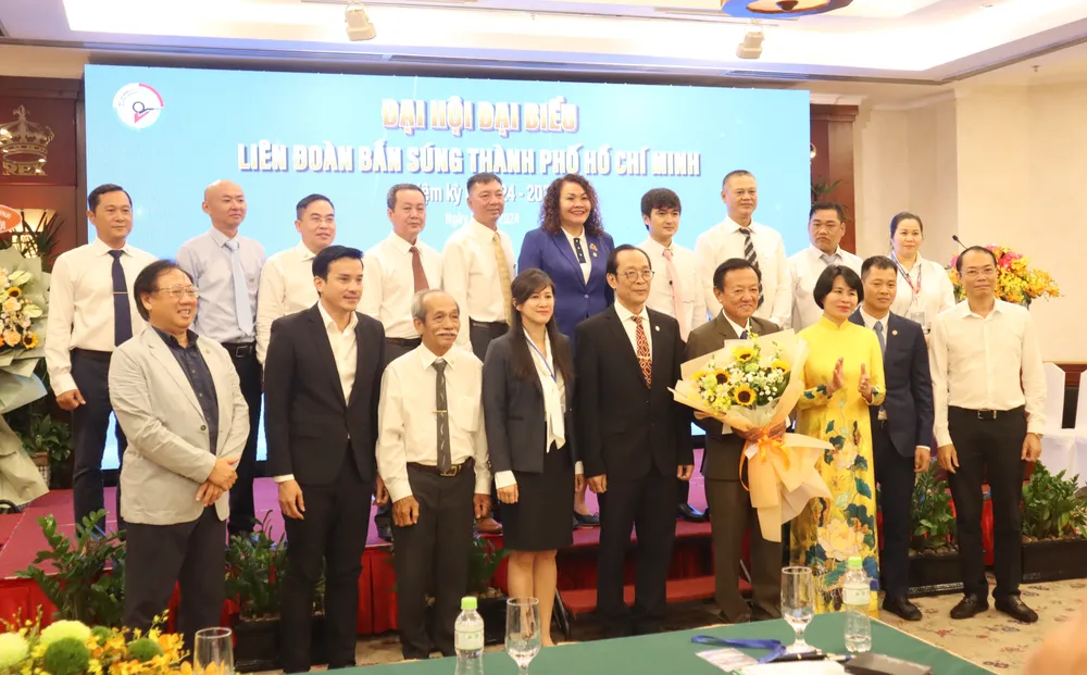 Ra mắt ban chấp hành Liên đoàn bắn súng TPHCM nhiệm kỳ II. Ảnh: THANH TÙNG 