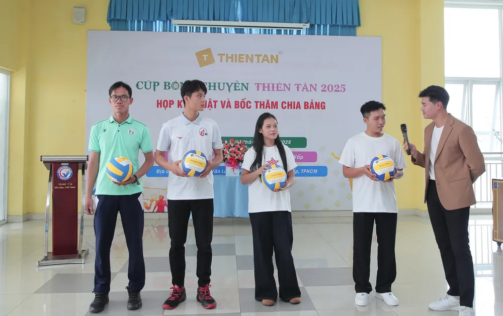 Cúp bóng chuyền Thiên Tân 2025 đã tiến hành bốc thăm, chia bảng cho các đội bóng tham dự giải. Ảnh: DŨNG PHƯƠNG 