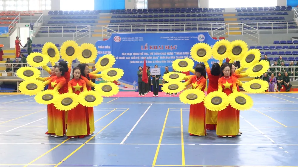 Các bài thi đấu dân vũ thể thao và đồng diễn thể dục dưỡng sinh được chuẩn bị kỹ lưỡng. Ảnh: THANH TÙNG 