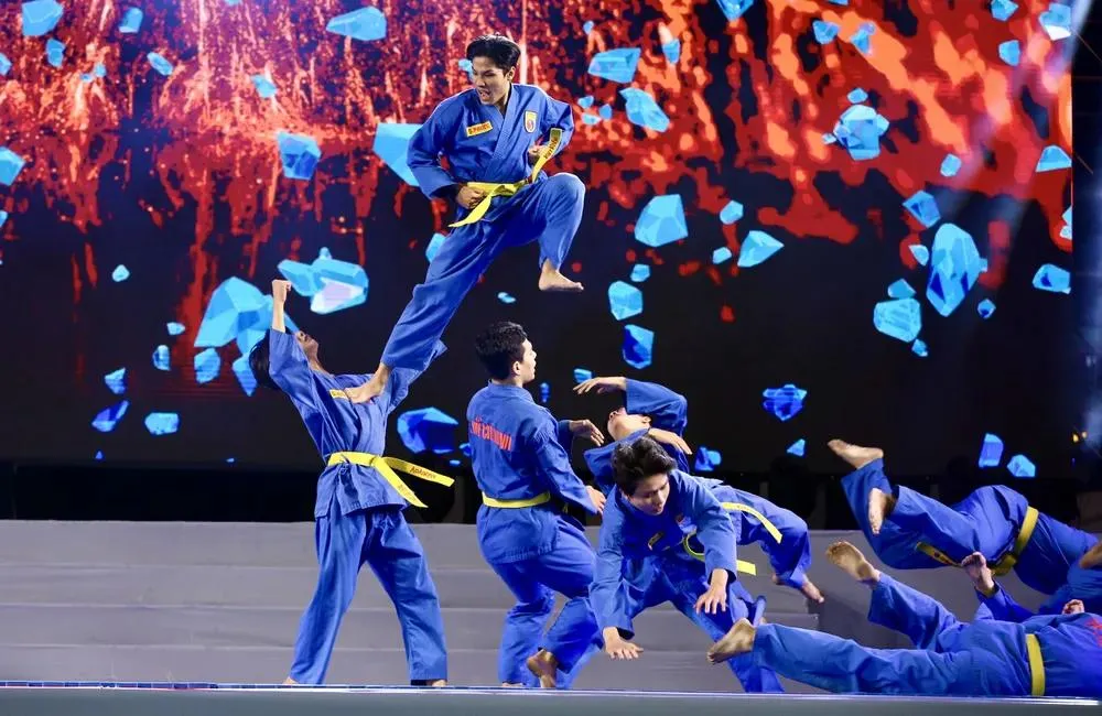 Màn trình diễn hấp dẫn của Vovinam tại Liên hoan võ thuật quốc tế TPHCM 2024. Ảnh: DŨNG PHƯƠNG 