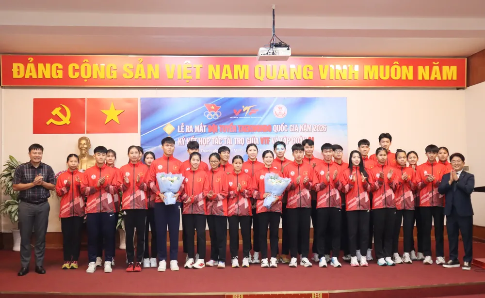 Các thành viên của đội tuyển Taekwondo quốc gia ra mắt. Ảnh: THANH TÙNG 