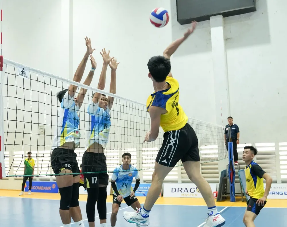 Đại hội tổ chức thi đấu 2 nội dung: bóng chuyền nam và bóng chuyền nữ 