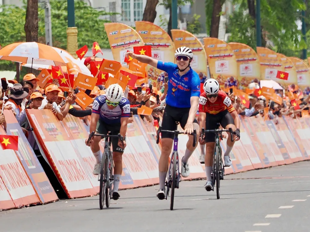 Marchuk Dzianis lần thứ 6 ăn mừng chiến thắng. Ảnh: Hoàng Hùng