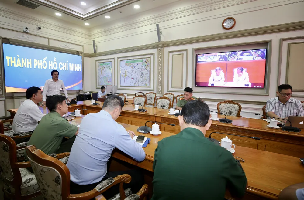 Buổi họp công tác chuẩn bị lễ phát động tại điểm cầu TPHCM. Ảnh: DŨNG PHƯƠNG 