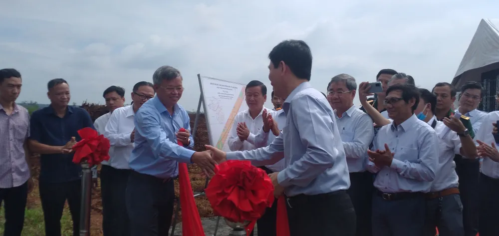 Đồng Nai bàn giao 1.800ha đất làm dự án Cảng hàng không quốc tế Long Thành giai đoạn I ảnh 1