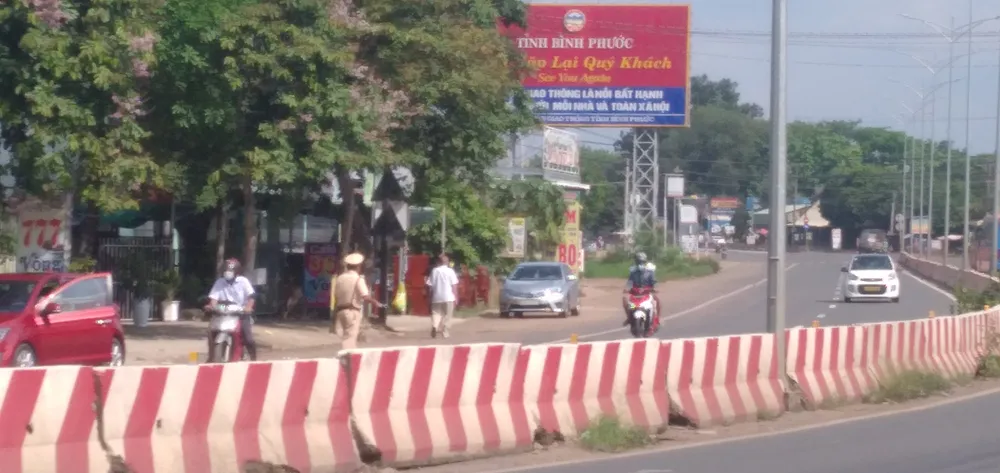 Bình Phước lập 3 chốt kiểm soát giao thông phòng chống dịch Covid-19 ảnh 1