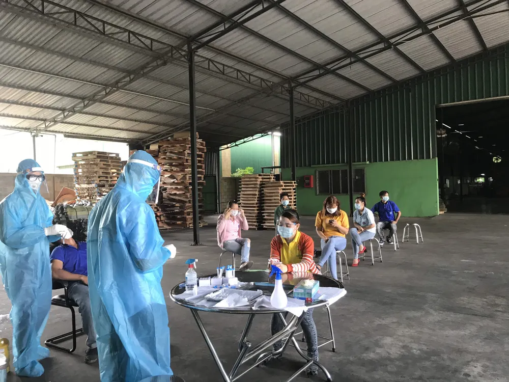 Bình Phước chỉ đạo khẩn sau khi phát hiện 1 ca mắc Covid-19 trong khu công nghiệp ảnh 1