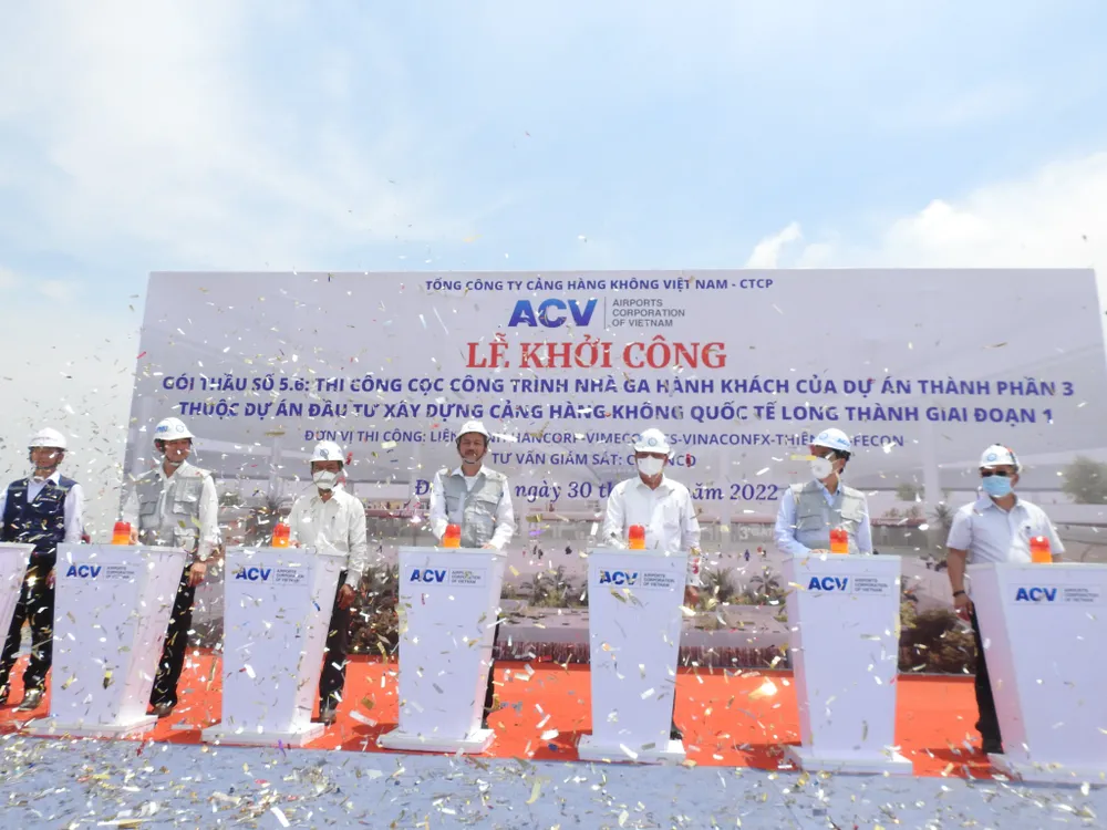 Khởi công gói thầu thi công cọc công trình nhà ga hành khách Sân bay Long Thành ảnh 1