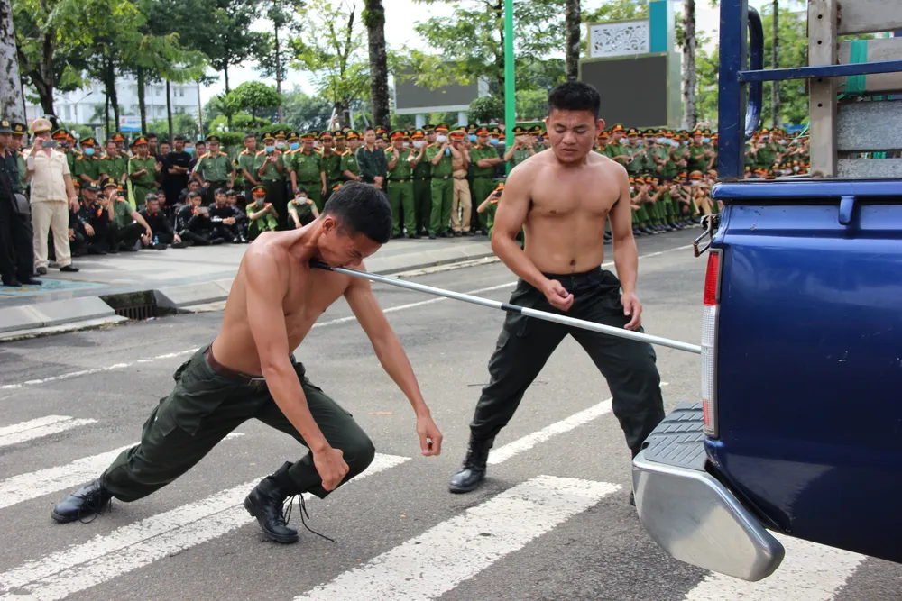 Bình Phước: Thành lập Trung đoàn Cảnh sát cơ động dự bị chiến đấu ảnh 7