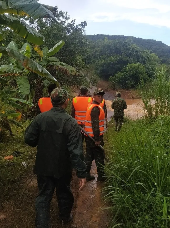 Bình Phước: Tìm thấy thi thể nam sinh lớp 12 bị lũ cuốn trôi cách hiện trường 12km ảnh 1
