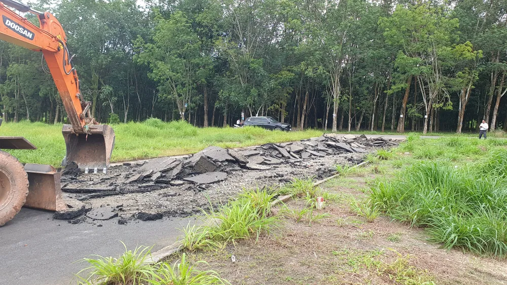 Phạt một chủ đầu tư 20 triệu đồng và buộc phá bỏ đường làm trái phép ảnh 1