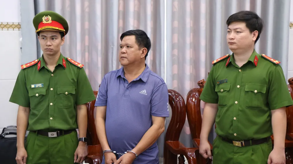 Bình Phước: Khởi tố giám đốc buôn lậu hơn 800 tấn hạt điều thô ảnh 1